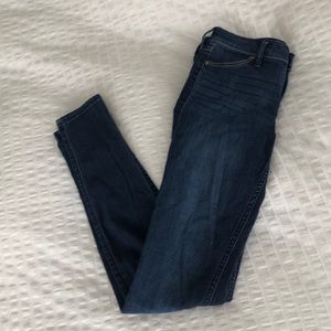 Dark wash Hollister skinny jeans